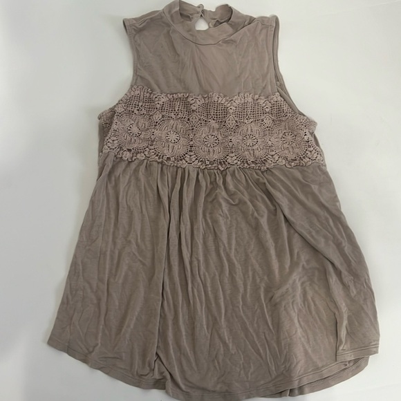 Maurices Tops - Women’s mall sleeveless top with lace and embellishment size extra small